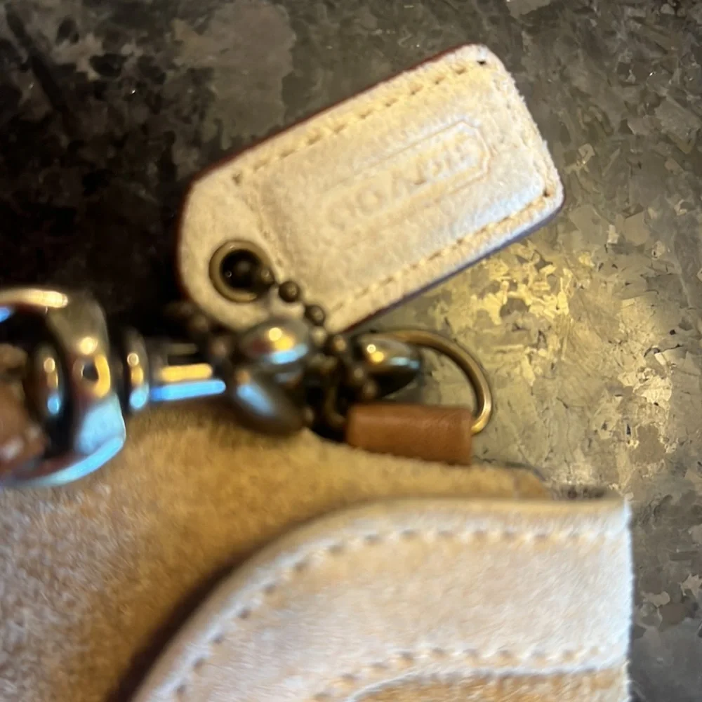 Coach wristlet - Picture 3 of 6